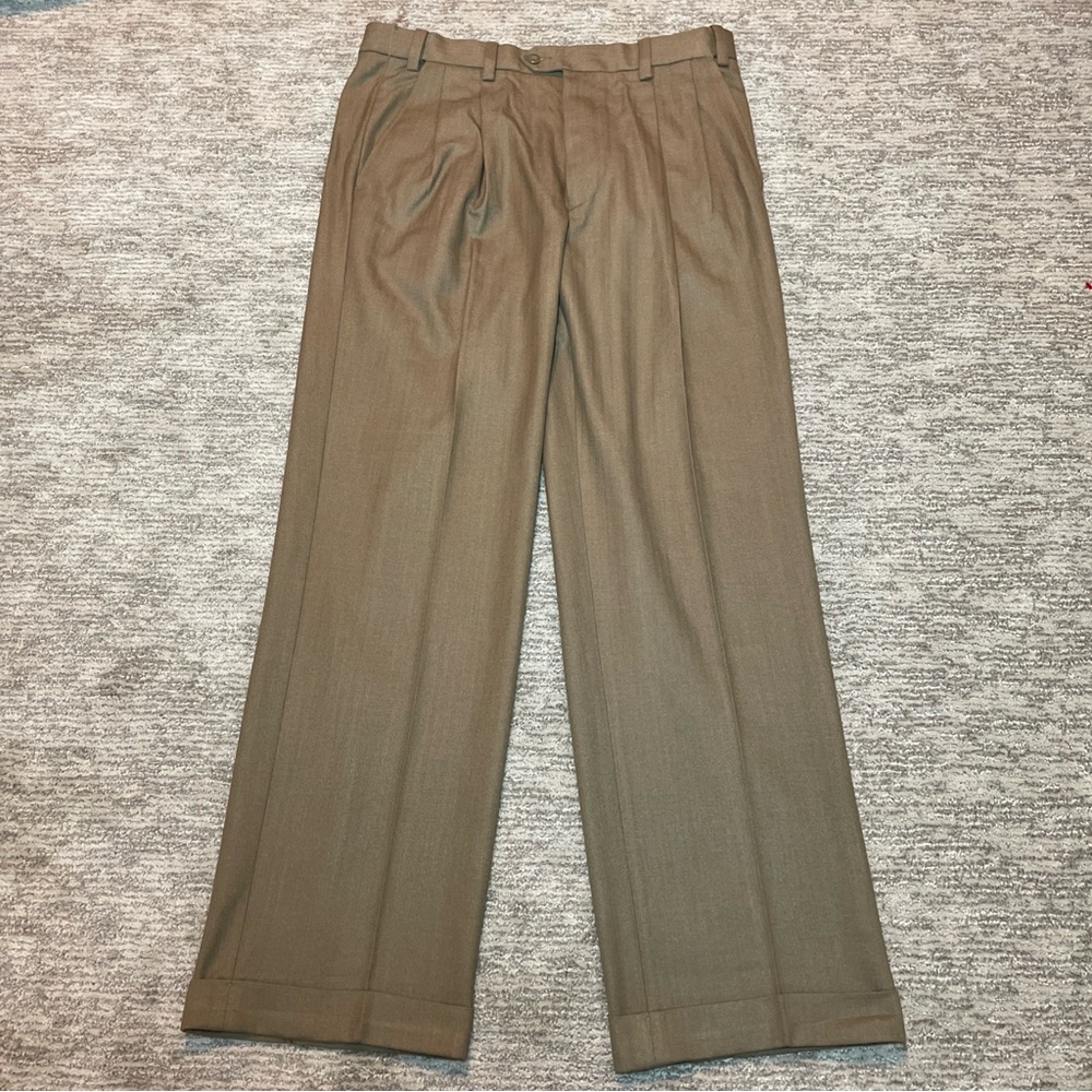 Van Heusen Flex Waist Men’s Size 34x32 Brown Pleated Dress Pants Stretch Classic